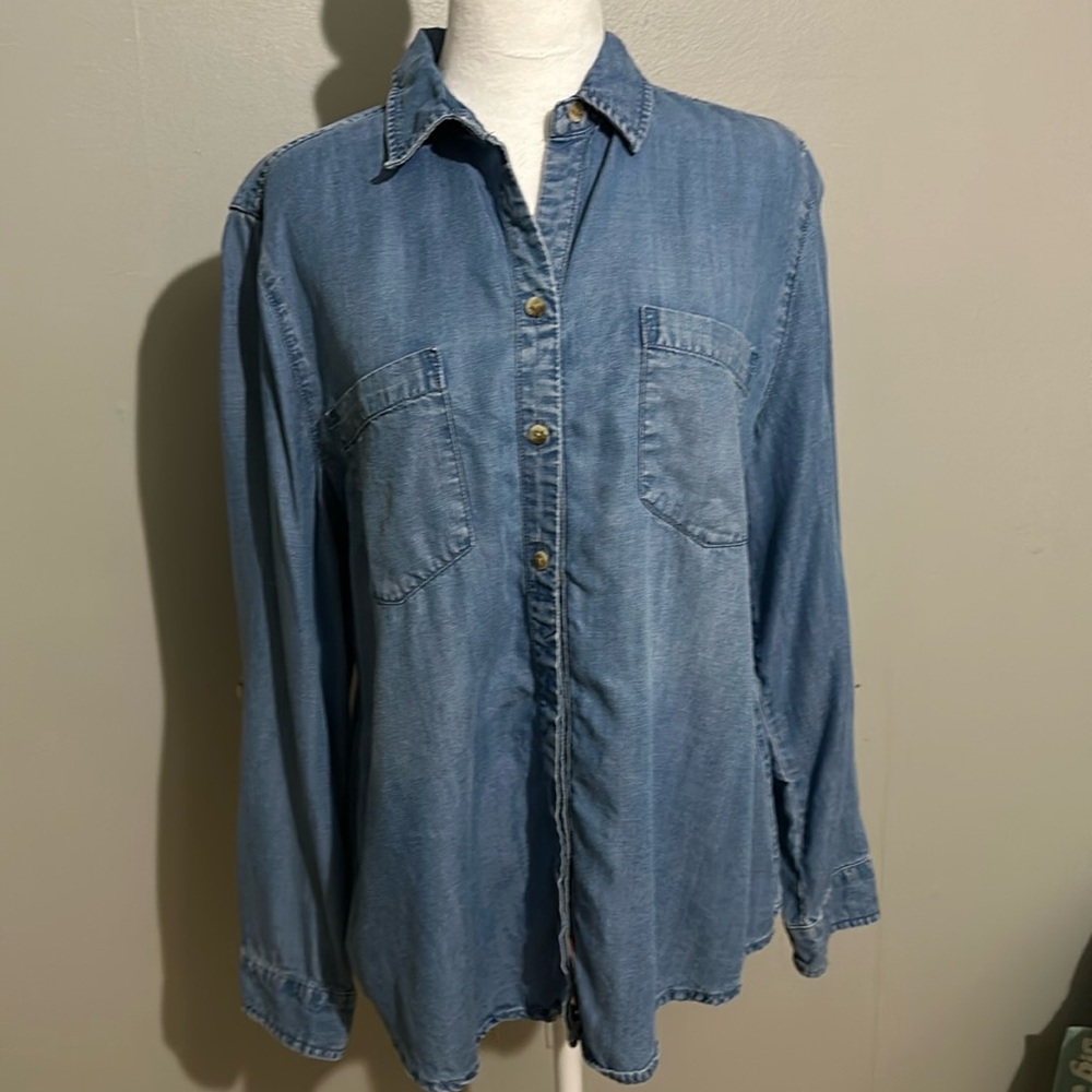 Chico’s chambray long sleeve shirt